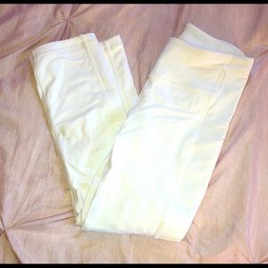 White cropped LuLuLemon leggings